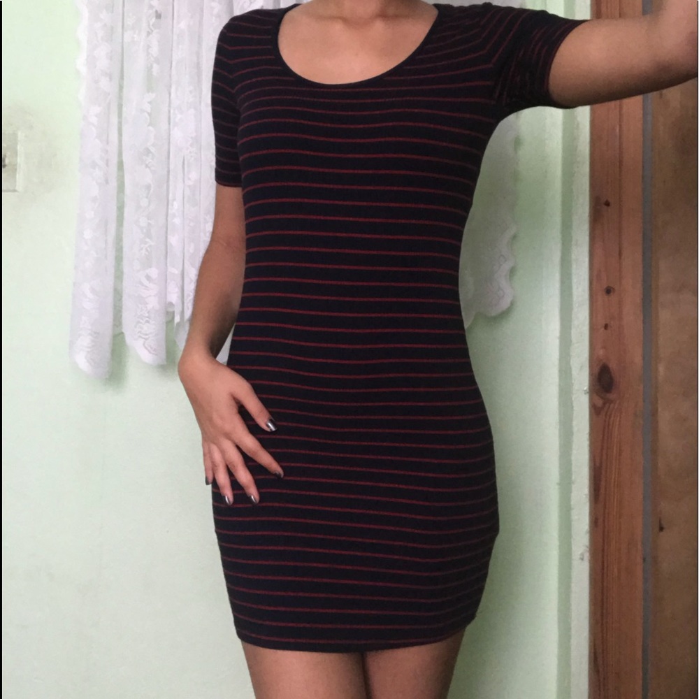 Forever 21 Stripped Dress 👗 💗